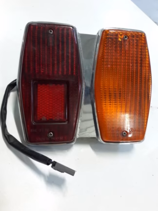 Feu arrière droit <br> Peugeot 304