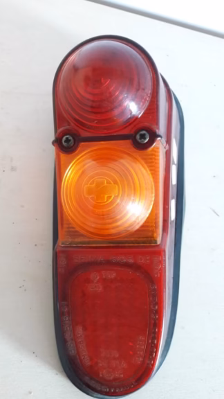 Cabochon feu arrière droit <br>Renault 4