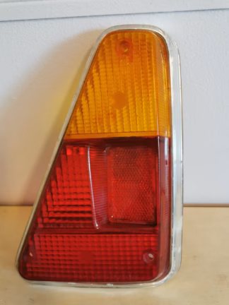 Cabochon feu arrière droit FRANKANI 435D<br> Peugeot 204/304 Break