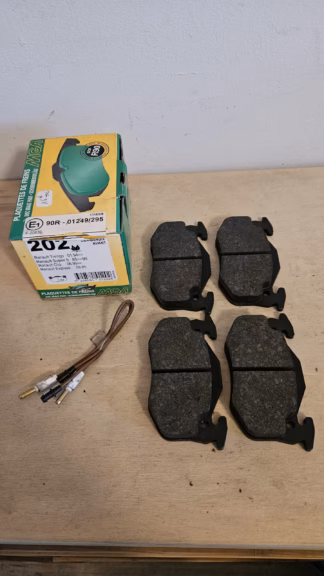 plaquettes de freins MGA 90R-01249/295